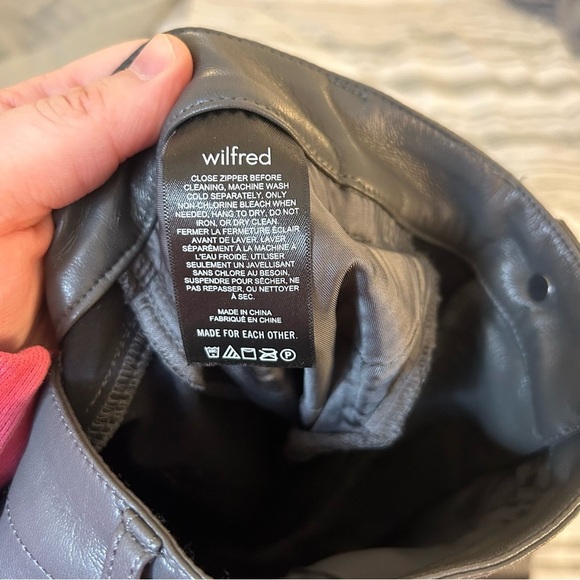 Aritzia Wilfred Vegan Leather Melina Pant - Picture 16 of 16